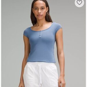 NWT cap sleeve lululemon M